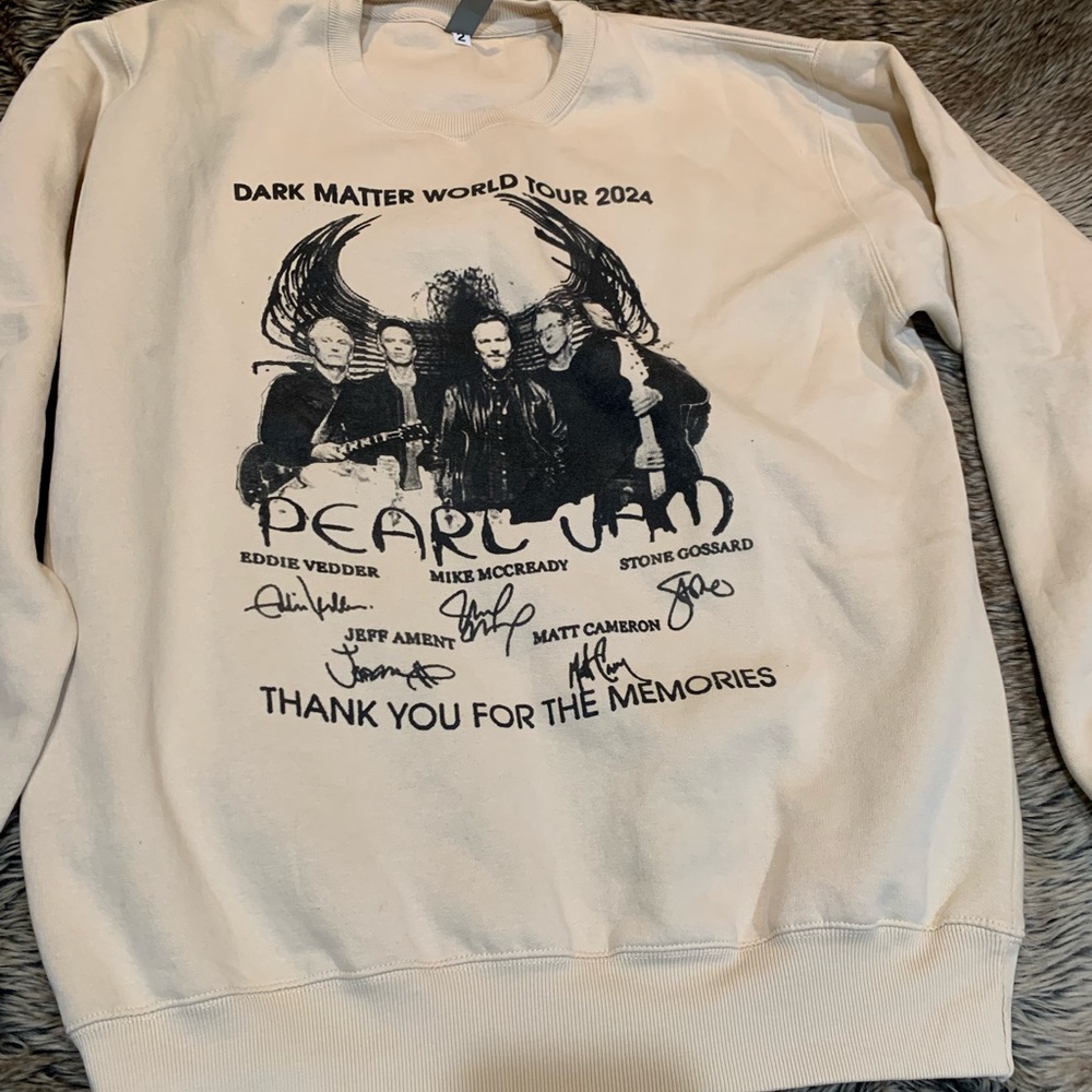 Pearl Jam's "Dark Matter World Tour 2024" Sweatshirt Size XL